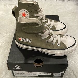 Price Cut! ⬇️ Brand New Toddler Chuck Taylor’s!